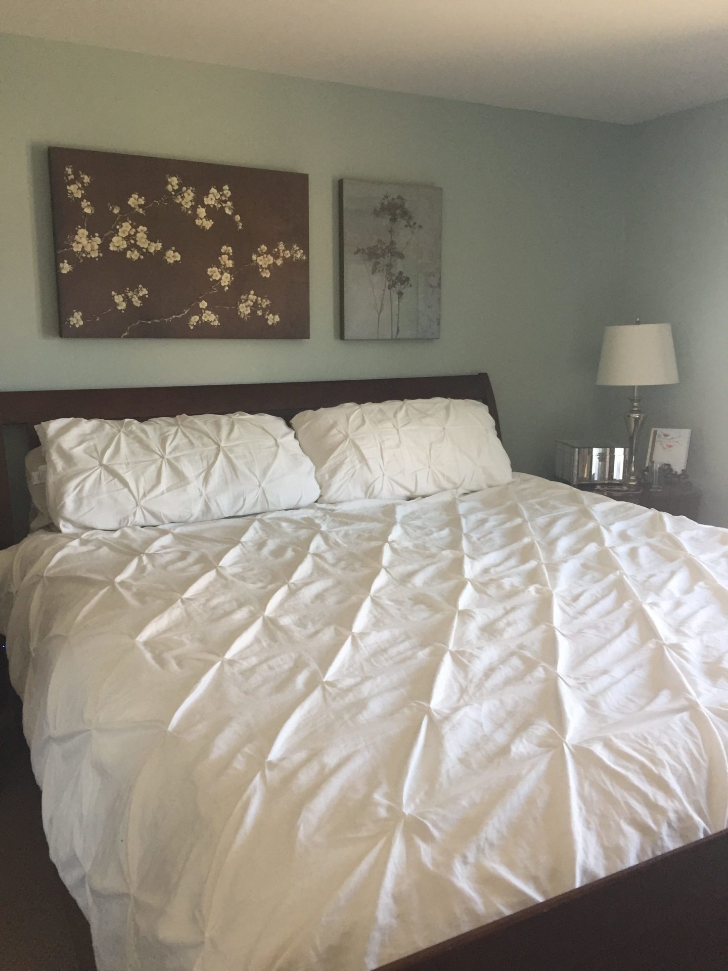 Beautiful Woodlawn Blue Bedroom Beautiful Woodlawn Blue Bedroom | Woodlawn Blue HC-147 Hue Family | Woodlawn Blue HC-147 Value