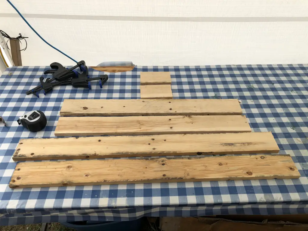 Cut boards for DIY Easel