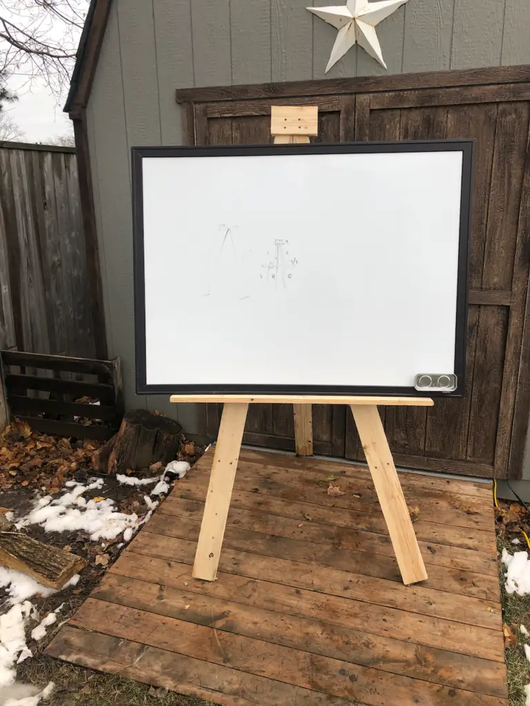 Wood Pallet Easel