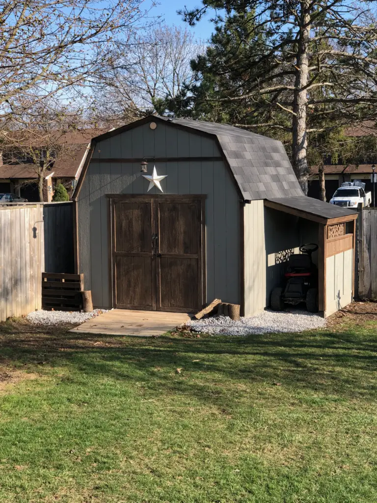 Beautiful Barn Shed with Carport