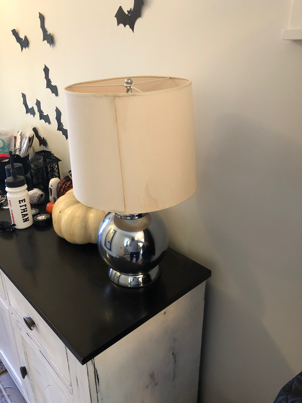 Can you Spray Paint Fabric Lamp Shades? You sure can, and the results