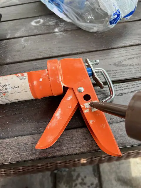 caulking gun cutter